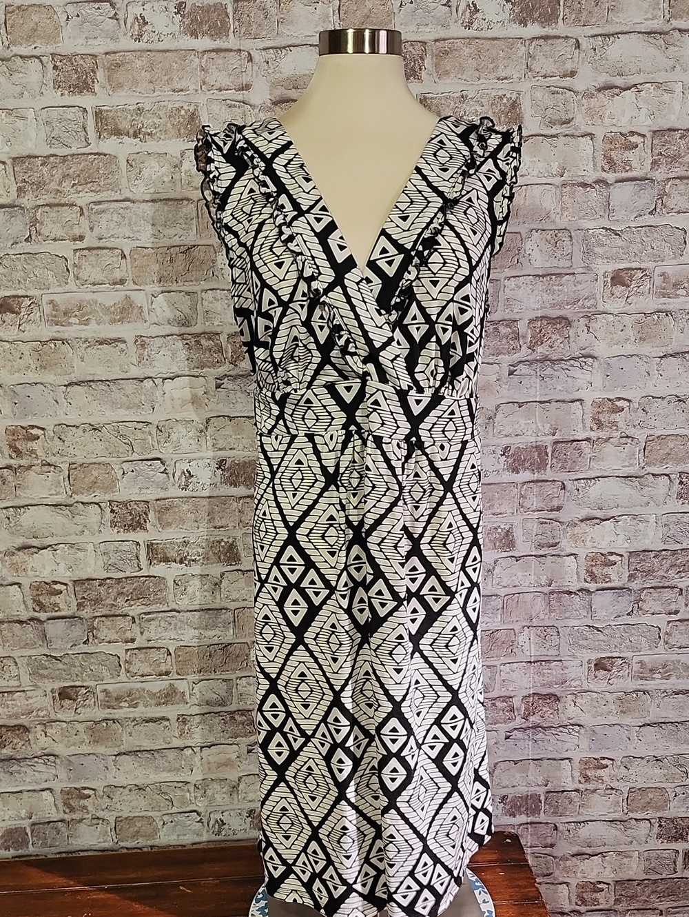 Faded Glory Black & White Geometric Wrap Midi Dress